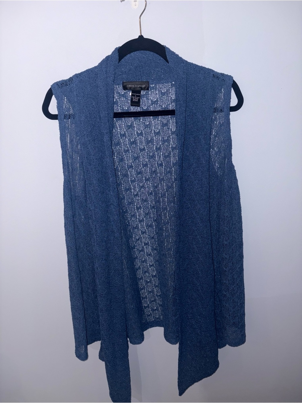 Cable & Gauge Open-Front Blue Knit Sleeveless Cardigan in size L